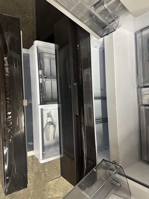 Bespoke 29 cu. ft. Standard Depth 4-Door French Door Refrigerator in Black with Family Hub