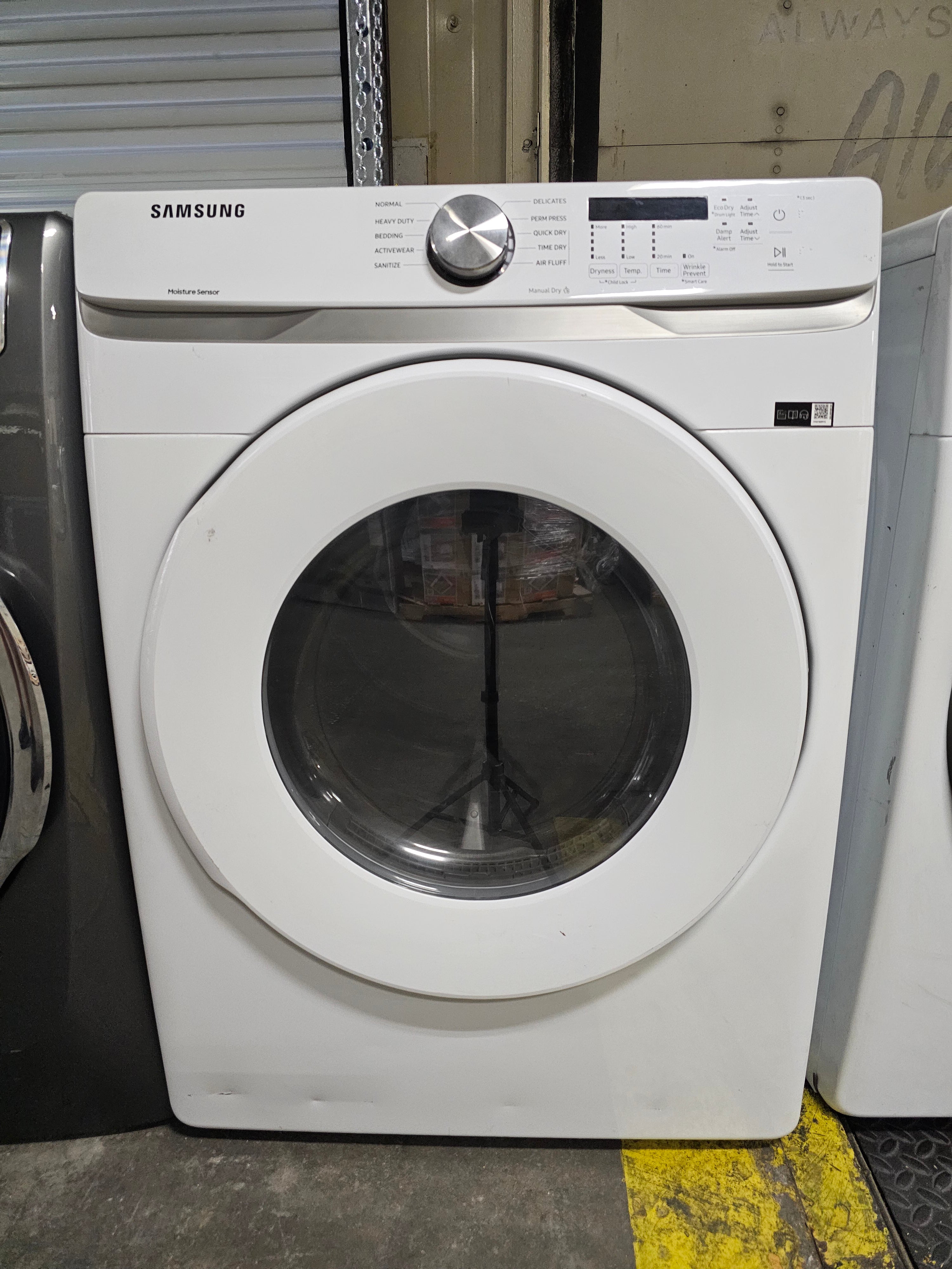 Samsung 7.5 cu. ft. Stackable Vented Electric Dryer with Sensor Dry in White