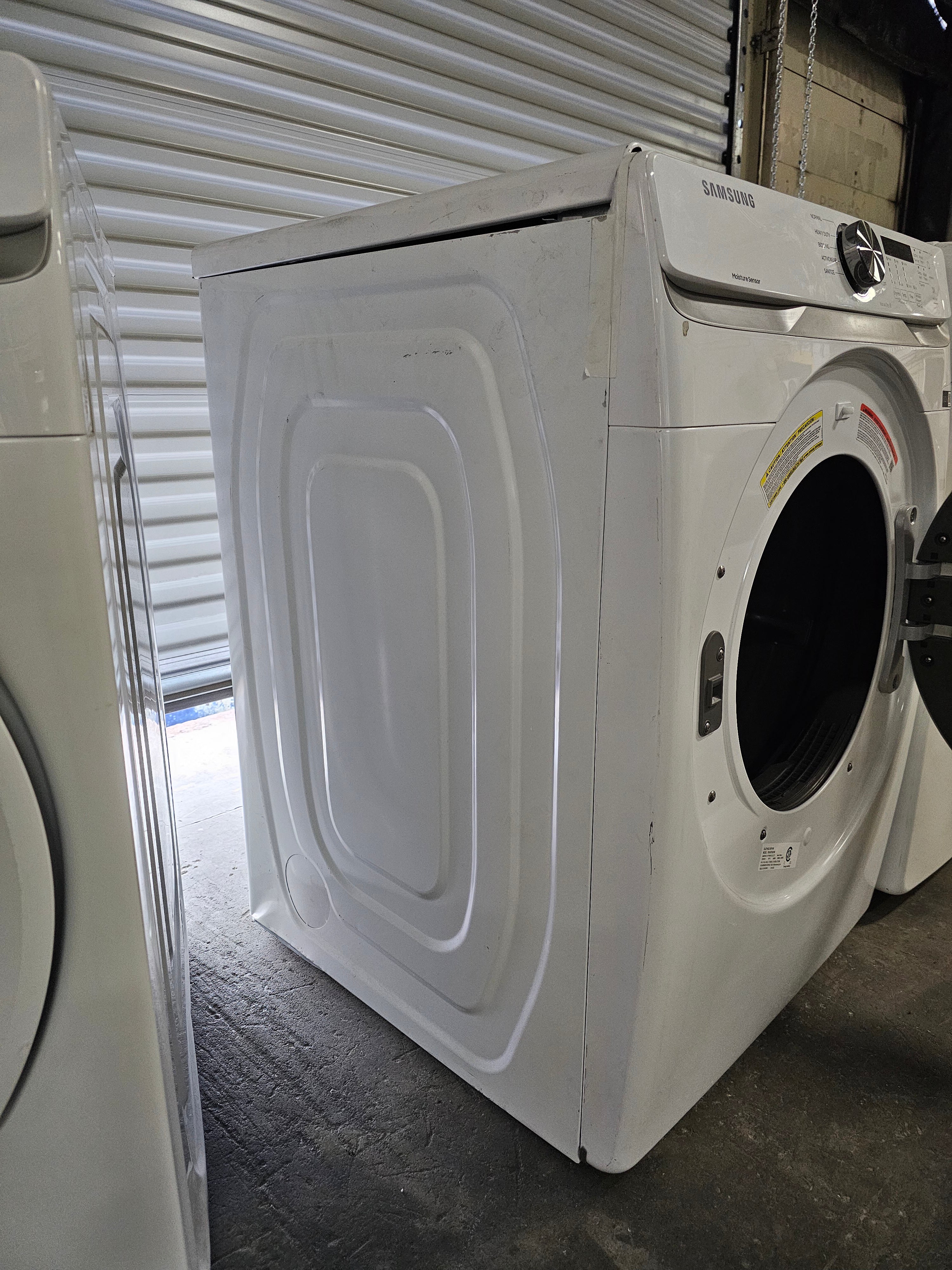 Samsung 7.5 cu. ft. Stackable Vented Electric Dryer with Sensor Dry in White