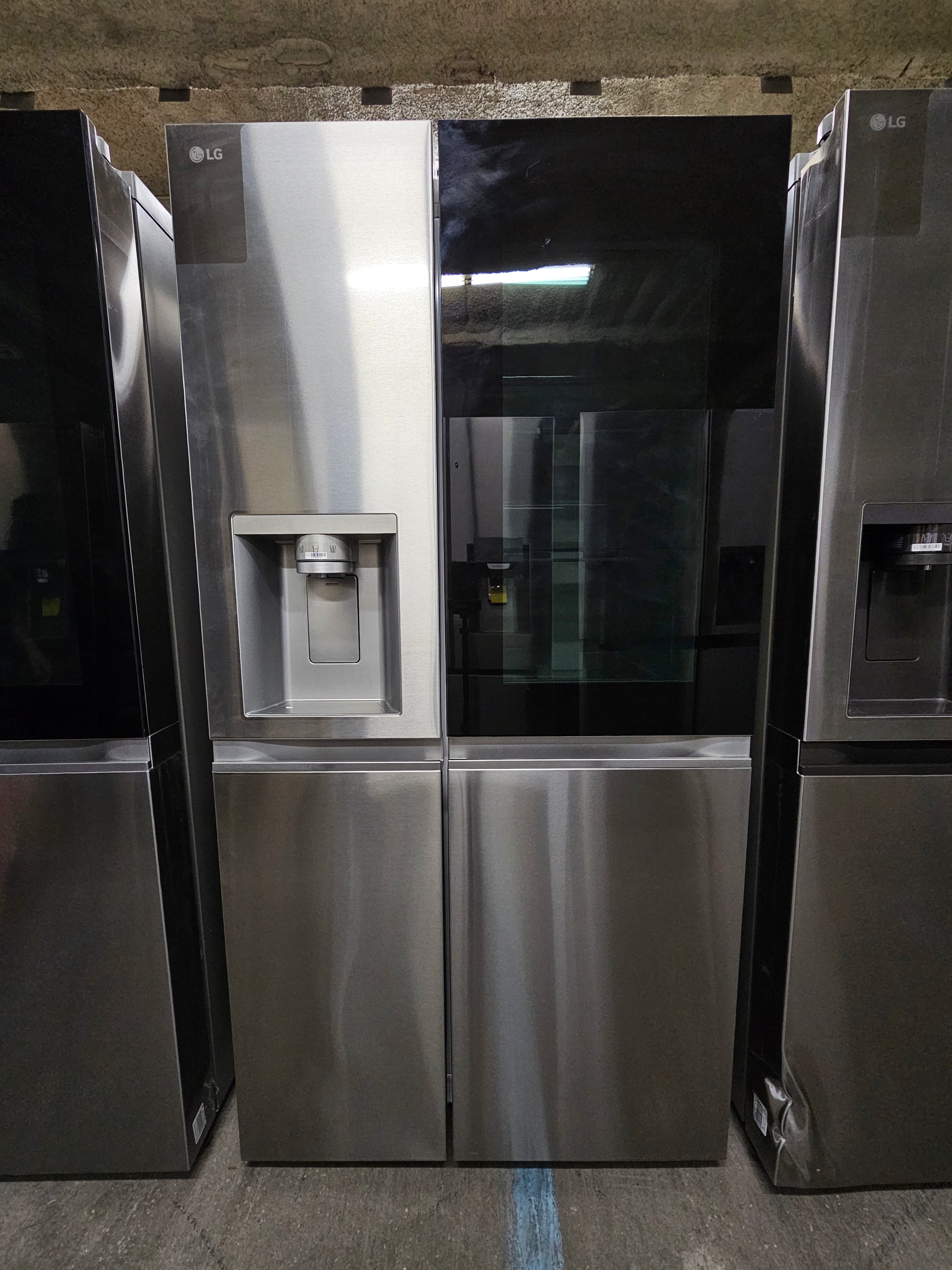 LG 27 cu. ft. Side by Side Smart Refrigerator InstaView and Craft Ice in PrintProof Stainless Steel