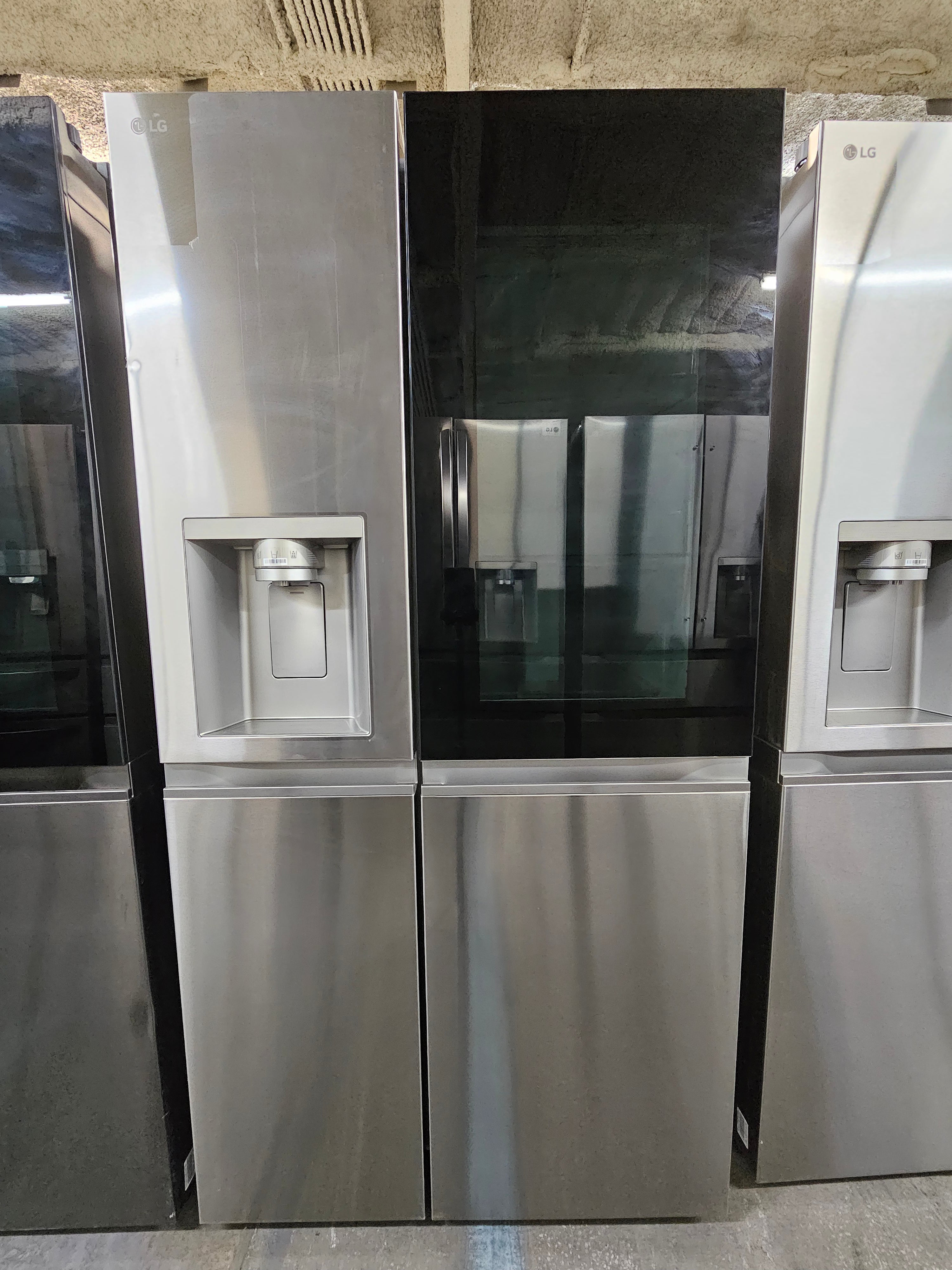 LG 27 cu. ft. Side by Side Smart Refrigerator InstaView and Craft Ice in PrintProof Stainless Steel