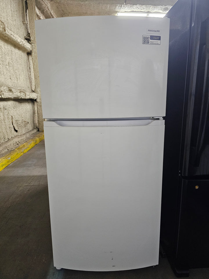 Frigidaire 27.6 in. 14 cu. ft. Top Freezer Refrigerator in White, ENERGY STAR