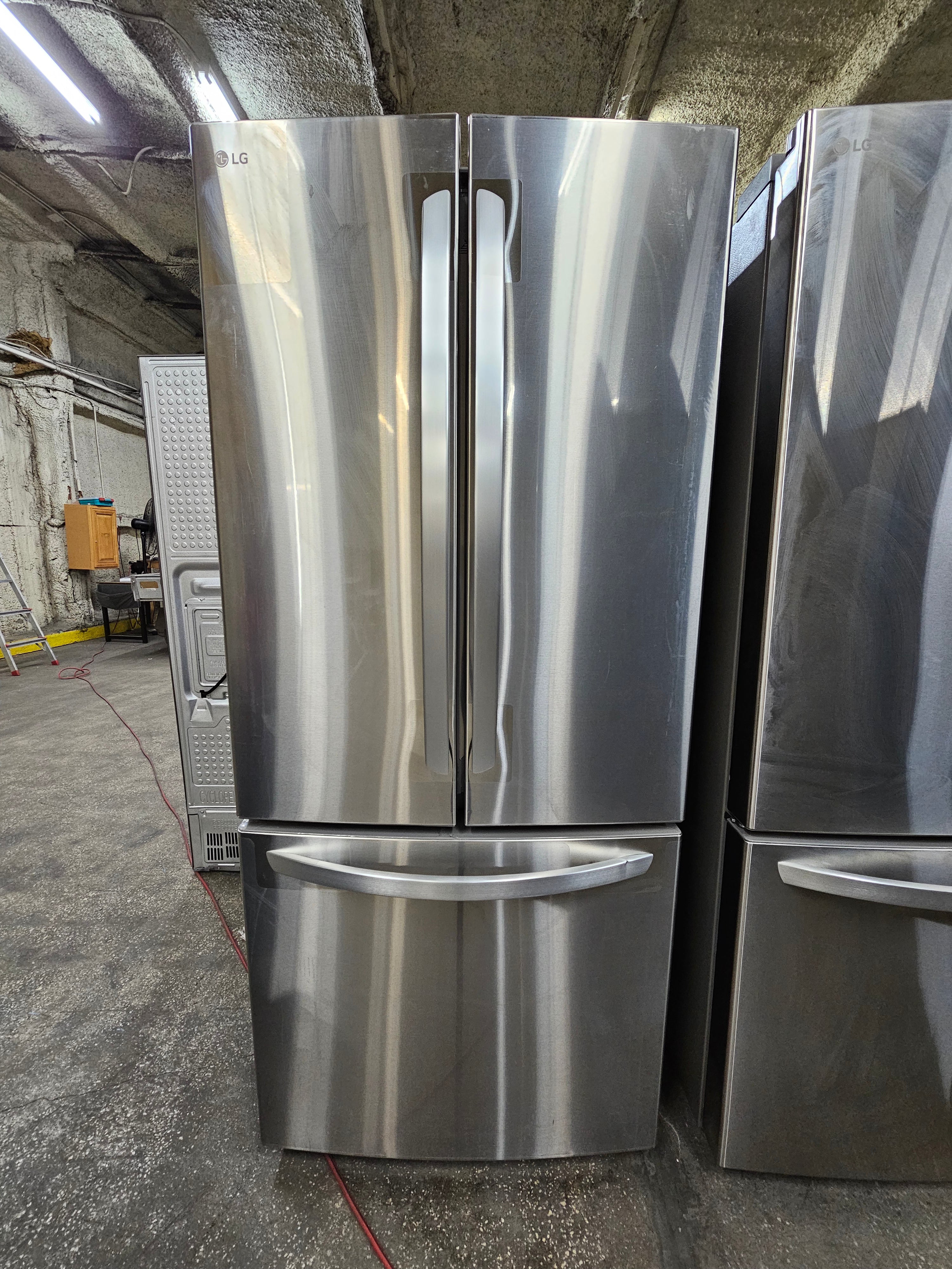 LG 21.8-cu ft French Door Refrigerator with Ice Maker Stainless Steel