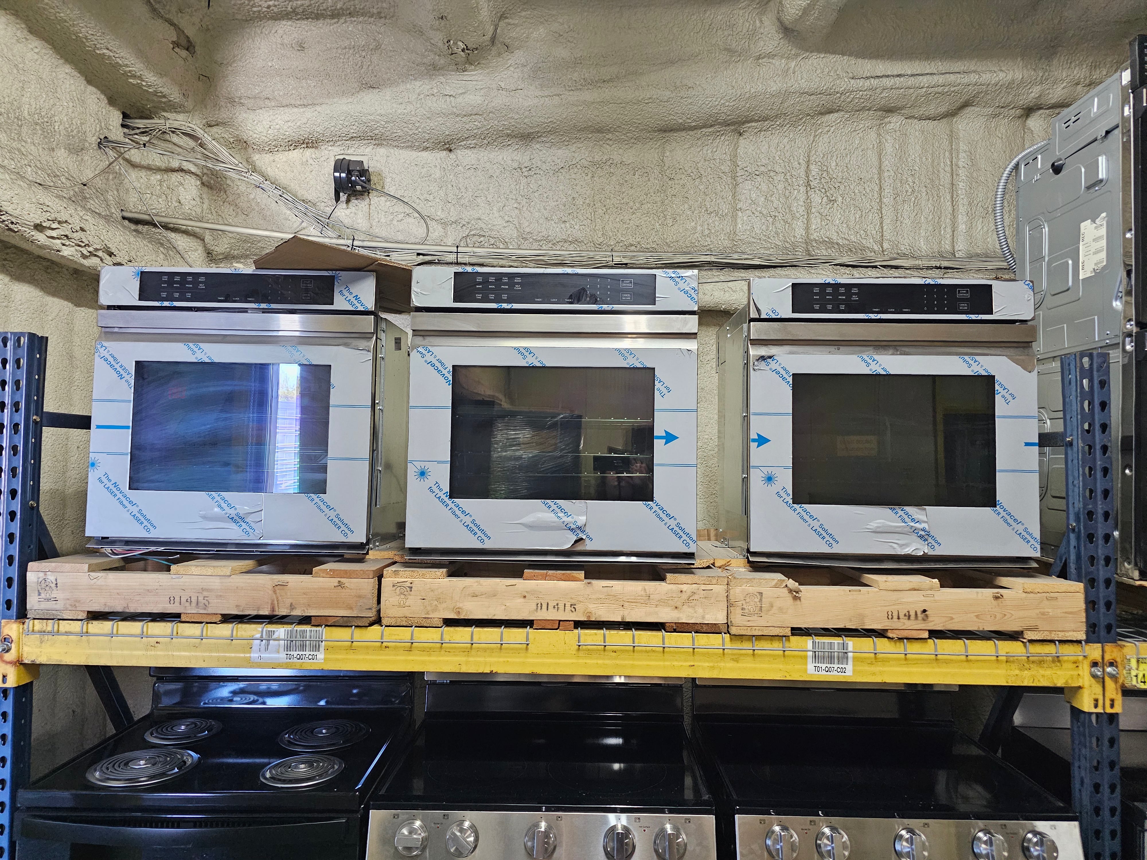 Dacor  Heritage 26.9" Built-In Single Electric Convection Wall Oven - Stainless Steel