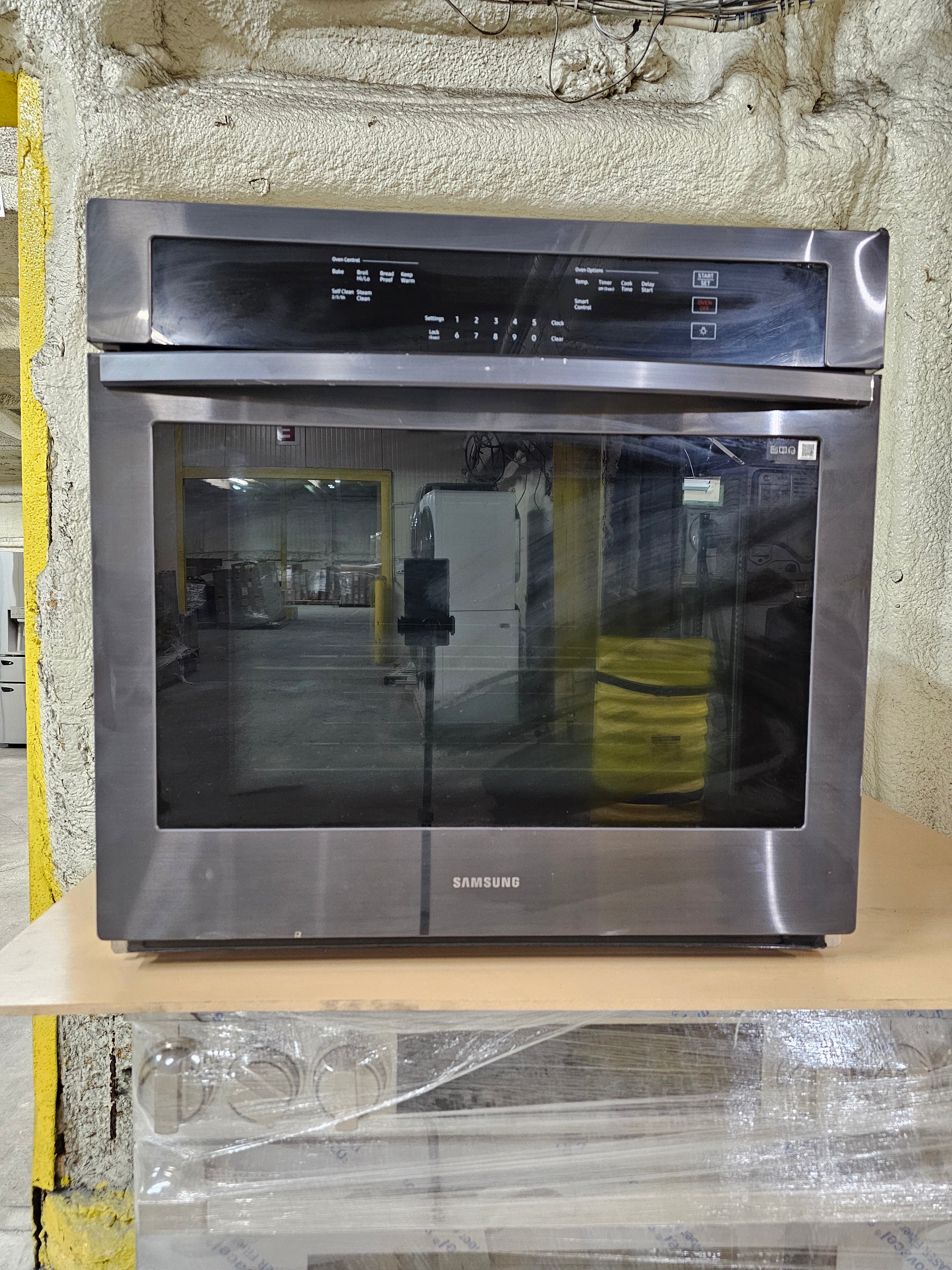 Samsung - 30" Built-In Single Wall Oven with WiFi - Black Stainless Steel