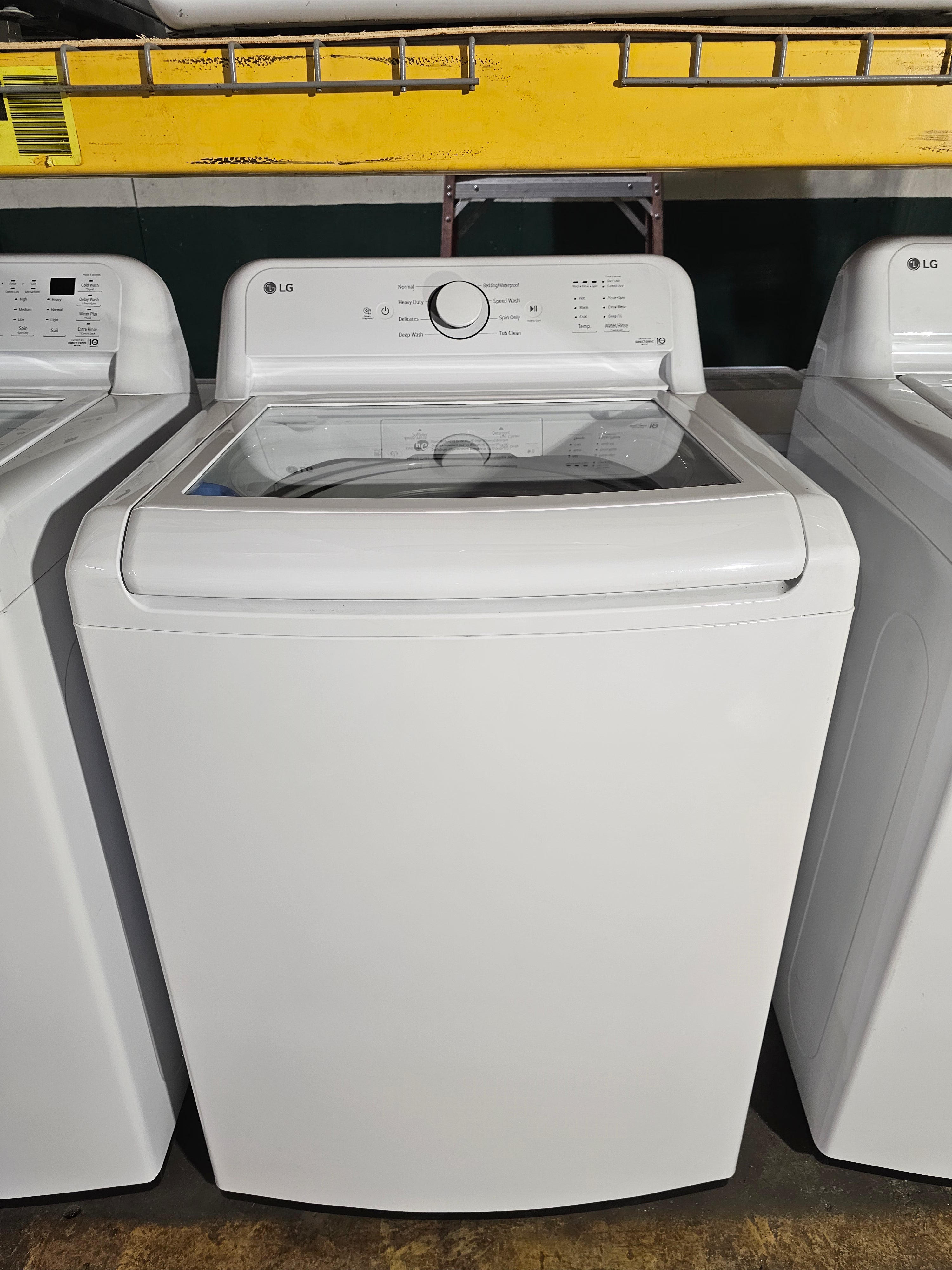 LG 4.1 cu. ft. Top Load Washer in White with 4-way Agitator, NeveRust Drum, SlamProof Glass Lid, and True Balance