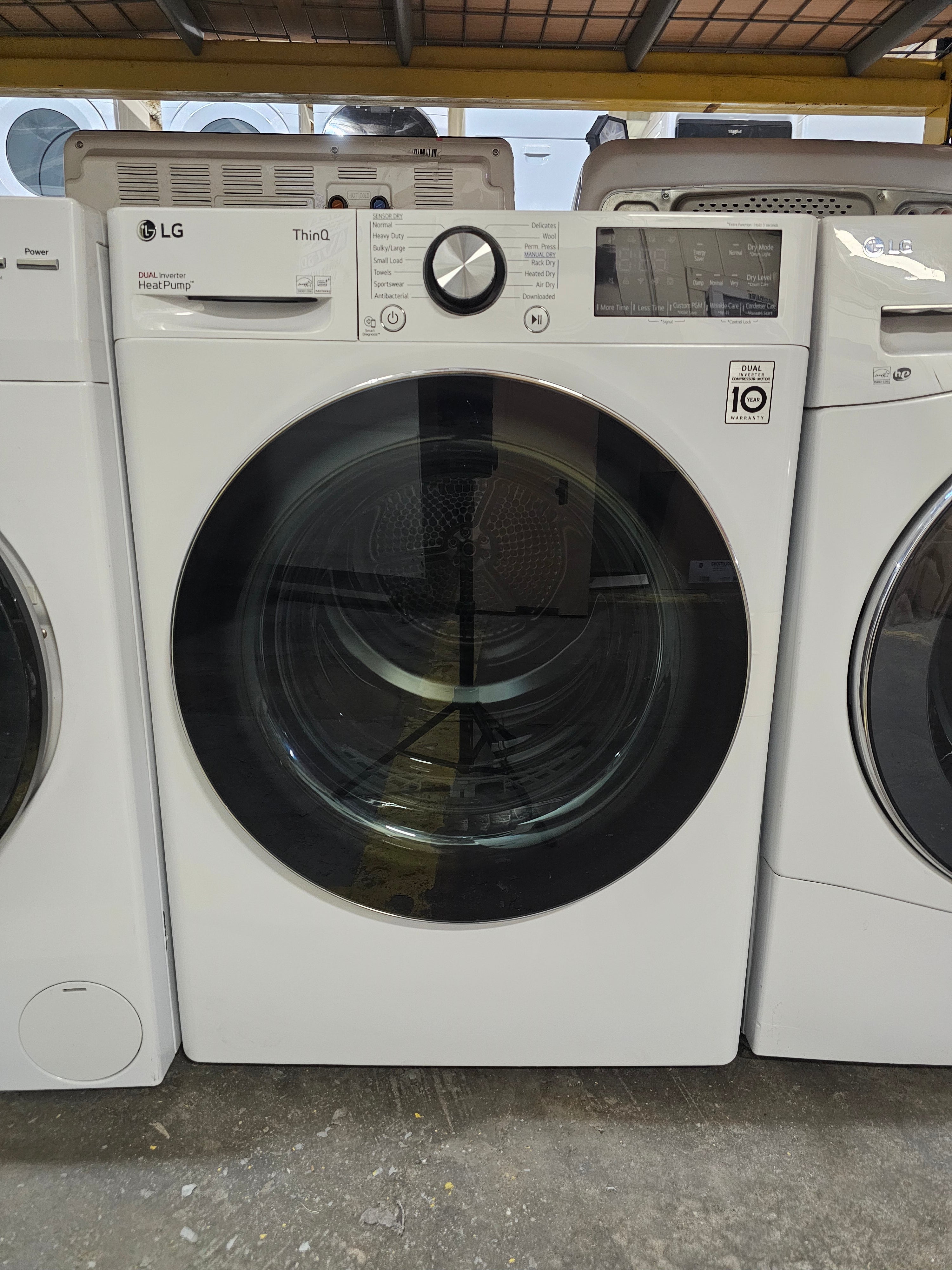 LG - 4.2 Cu. Ft. Stackable Smart Electric Dryer with Dual Inverter HeatPump - White