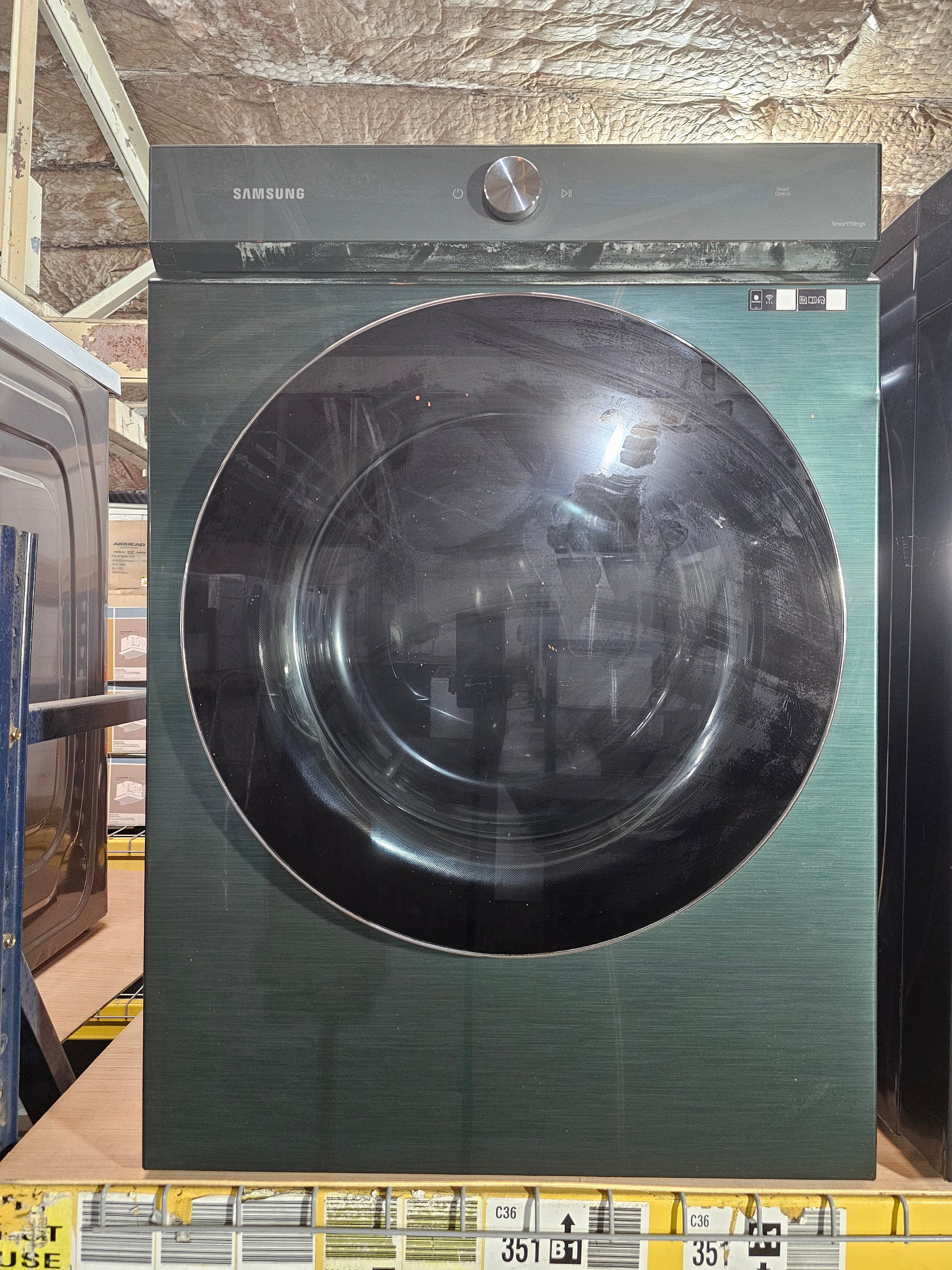 Samsung Bespoke 7.6 cu. ft. Ultra-Capacity Vented Smart Electric Dryer in Green with Super Speed Dry and AI Smart Dial