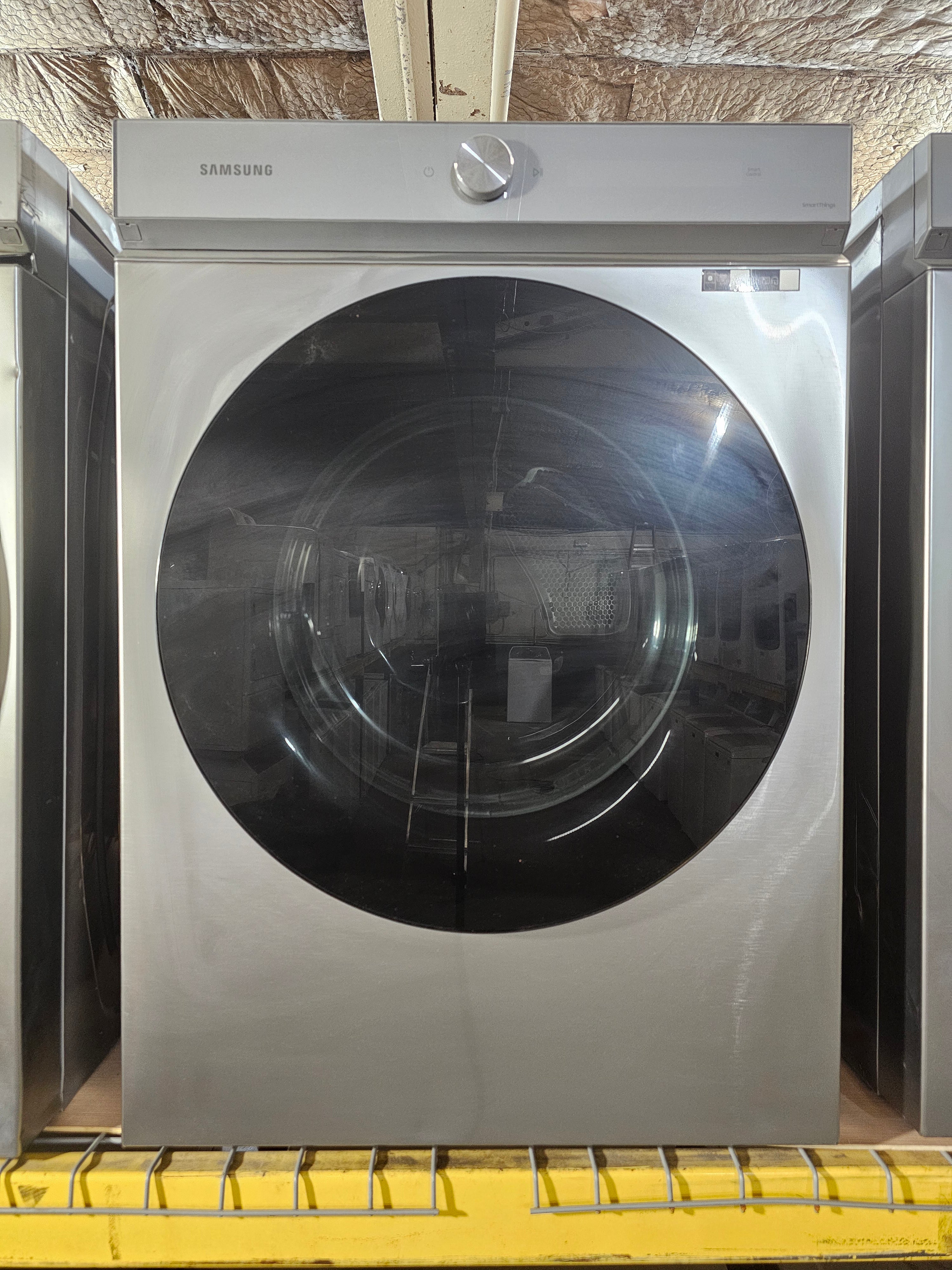 Samsung - BESPOKE 7.6 Cu. Ft. Stackable Smart Electric Dryer with Steam and Super Speed Dry - Silver Steel