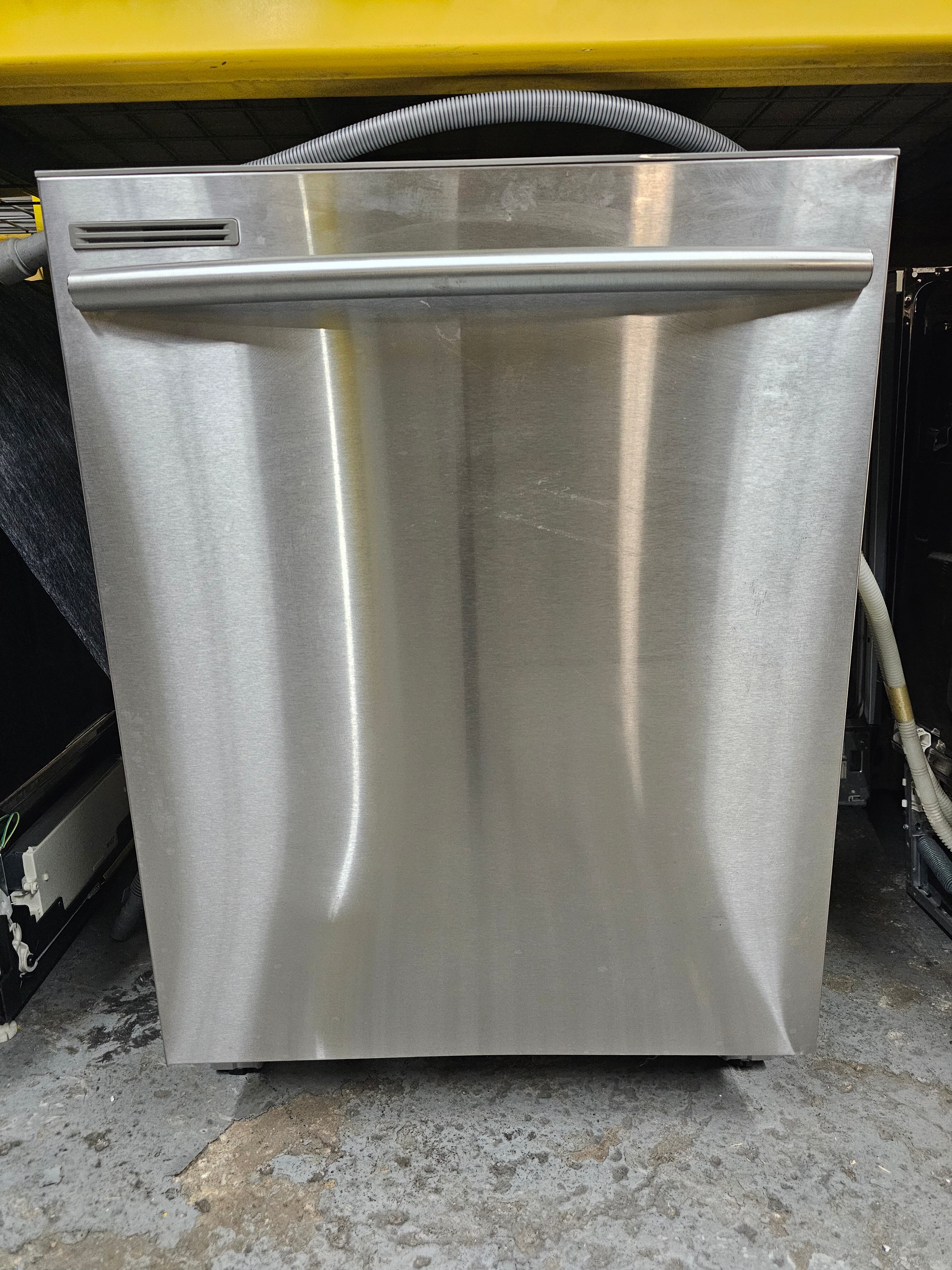 Samsung Fully Integrated Dishwasher with Adjustable Rack, NSF® Certified Sanitize, Digital Leak Sensor, Advanced Wash System, Integrated Touch Control, Child Lock, 4 Wash Cycles, 14 Place Setting Capacity, Silence Rating of 55 dBA and ENERGY STAR®