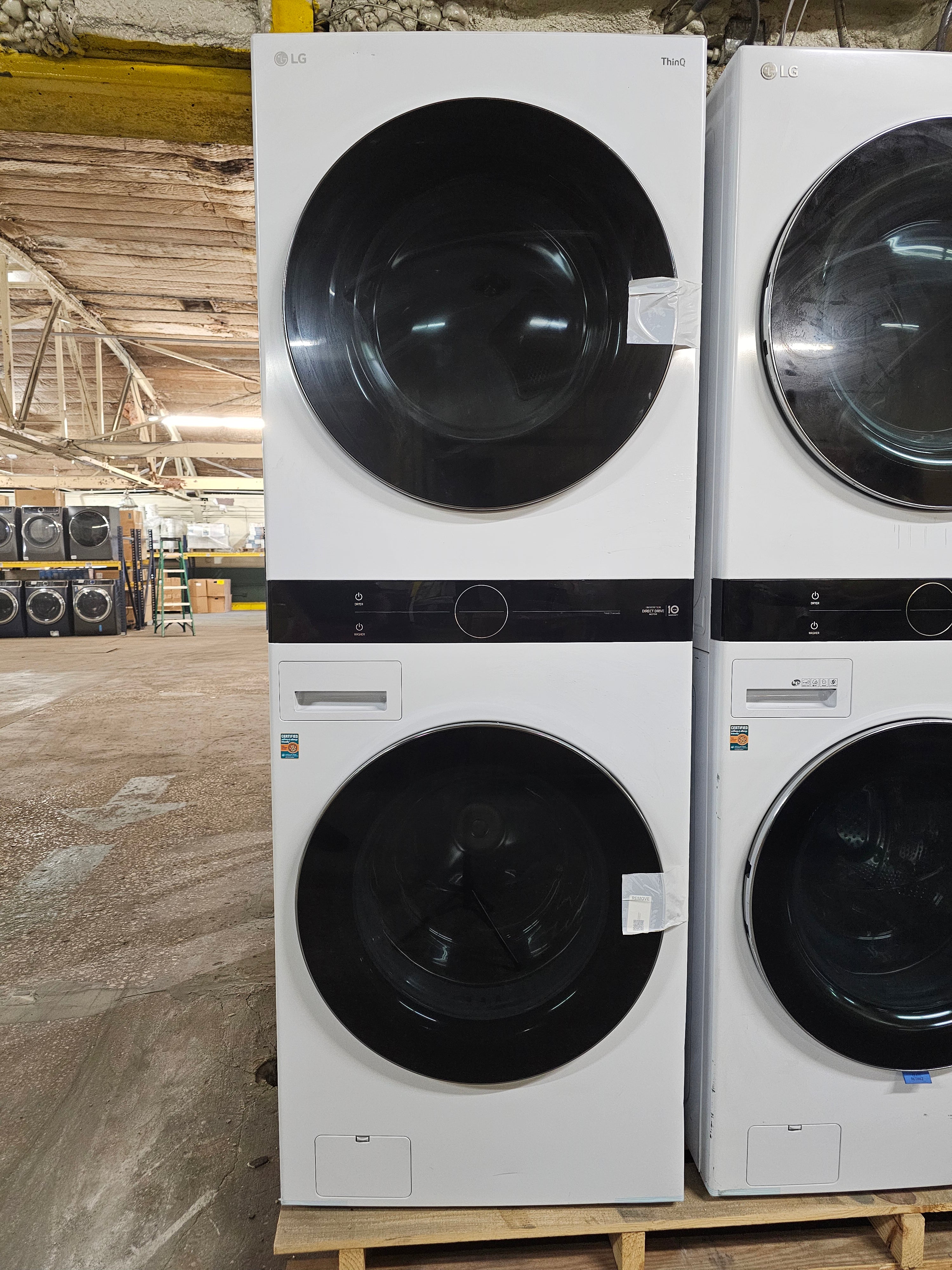 LG WashTower Stacked SMART Laundry Center 4.5 Cu.Ft. Front Load Washer & 7.4 Cu.Ft. Gas Dryer in White w/ Steam