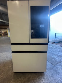 Samsung - Bespoke 29 cu. ft. 4-Door French Door Refrigerator with AI Family Hub+ - WHITE GLASS