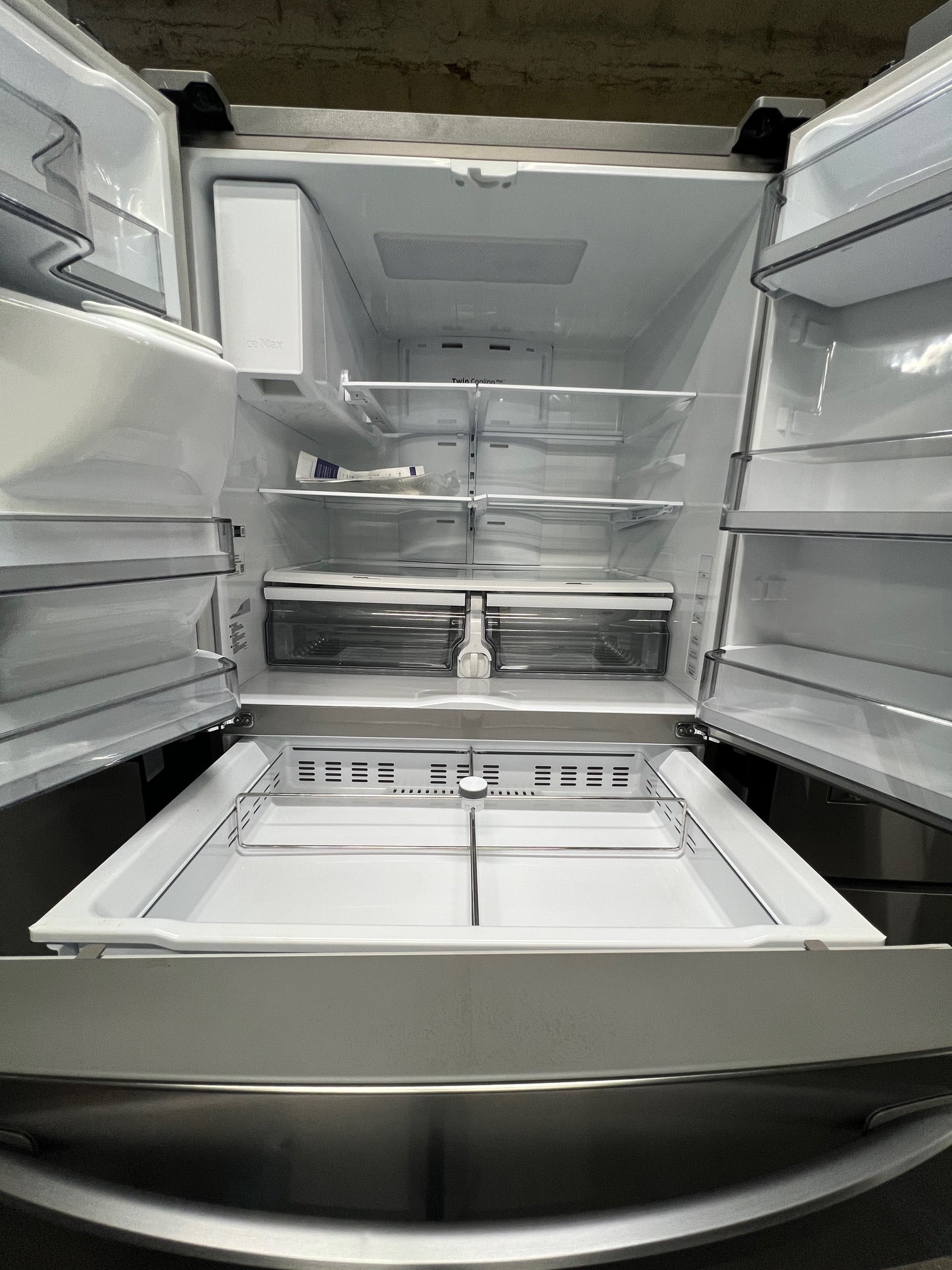 *CLEARANCE* Samsung 28 cu. ft. 4-Door with FlexZone Drawer Stainless Steel