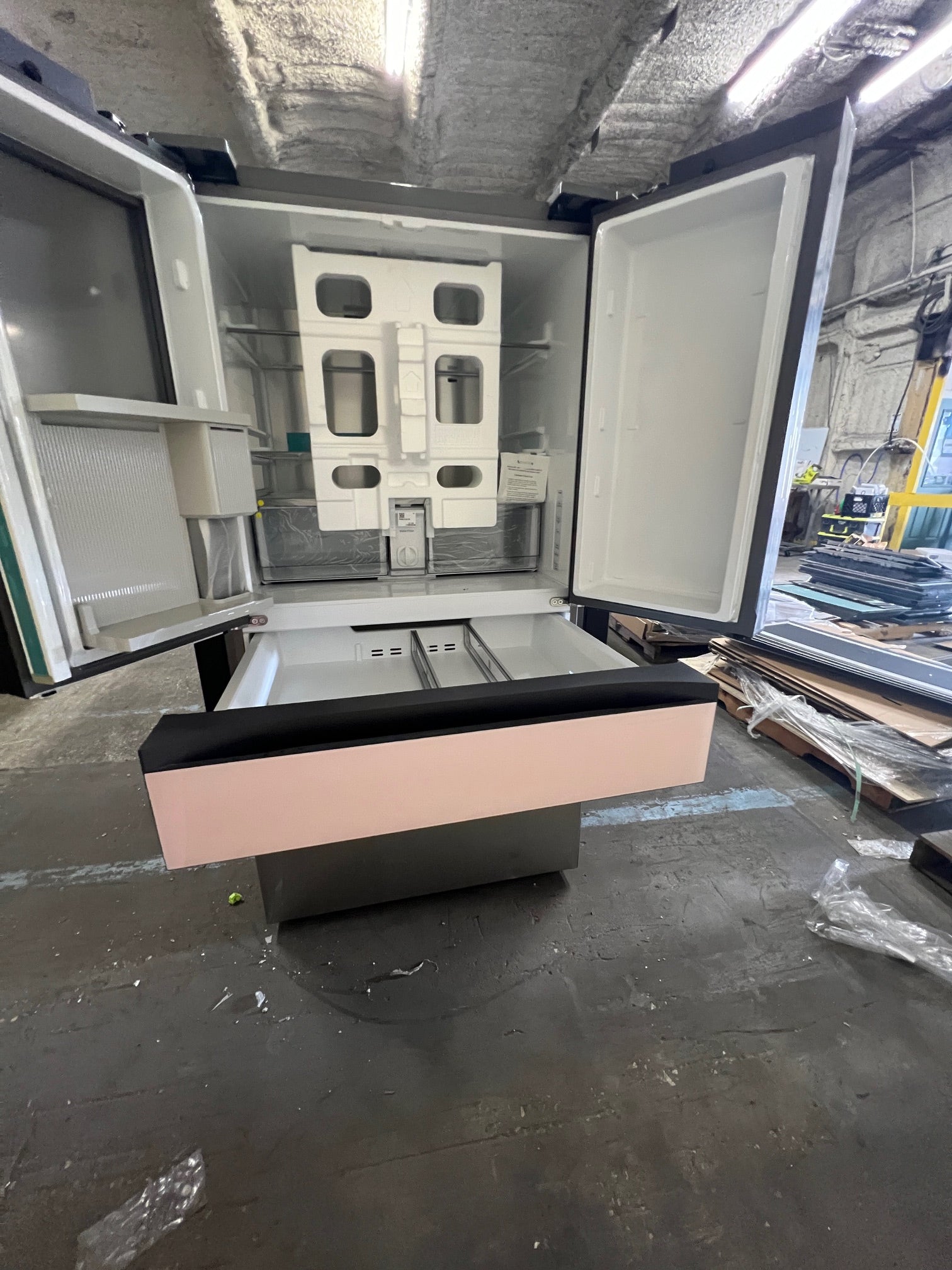 *CLEARANCE* Samsung Bespoke 29 cu. ft. 4-Door French Door Smart Refrigerator with Beverage Center Blue, White & Stainless Steel