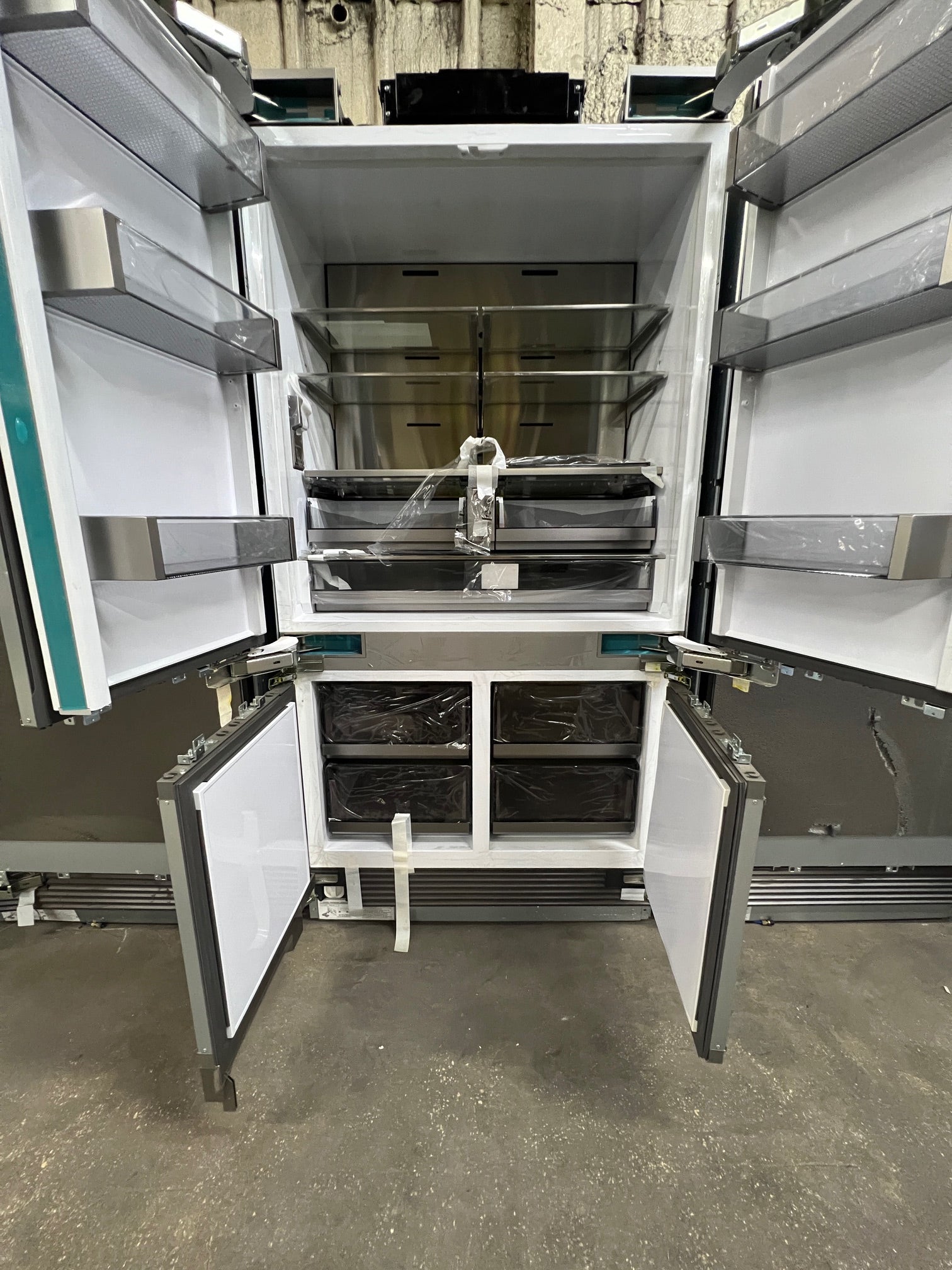 Dacor - 23.5 Cu Ft 4-Door Flex French Door Built In Refrigerator with FreshZone Drawer and Precise Cooling - Custom Panel Ready