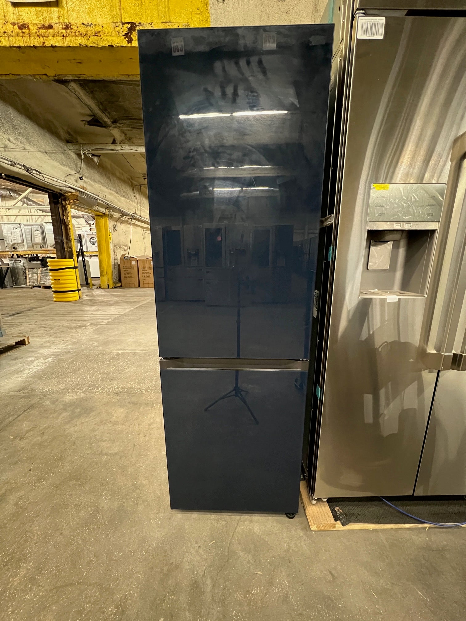 Samsung Bespoke 12-cu ft Bottom-Freezer Refrigerator - Blue