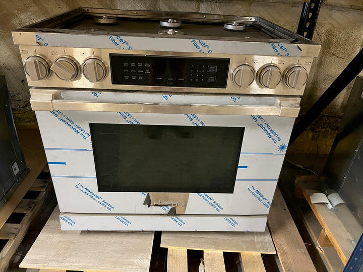 Dacor 36 Inch Freestanding Professional Dual-Fuel Range 6 Sealed Burner, 5.2 cu ft Oven, Continuous Grates, Commercial Capacity, Stainless Steel, Natural Gas