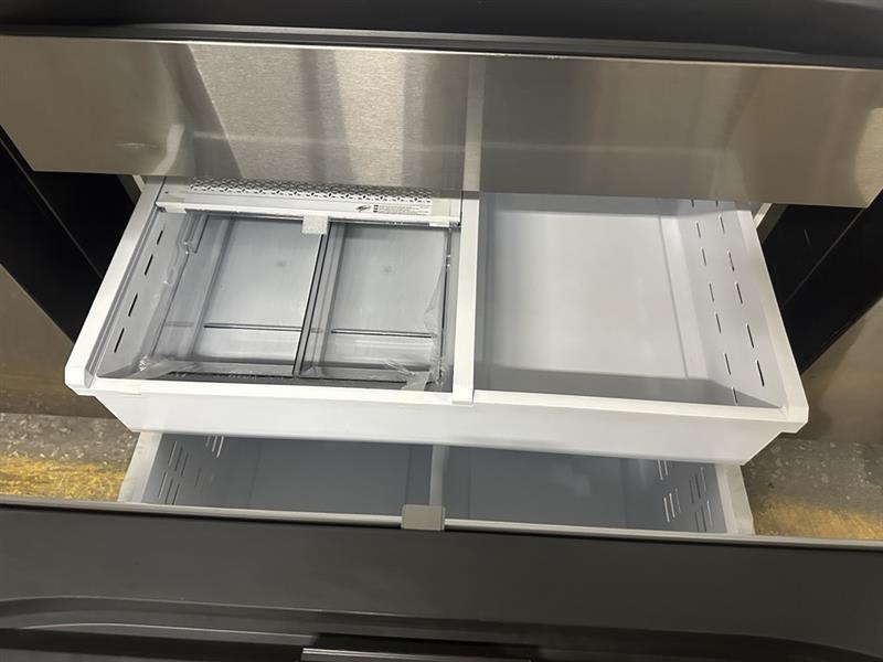 *CLEARANCE* Samsung  BESPOKE 29 cu. ft. 4-Door Blue & Stainless Steel