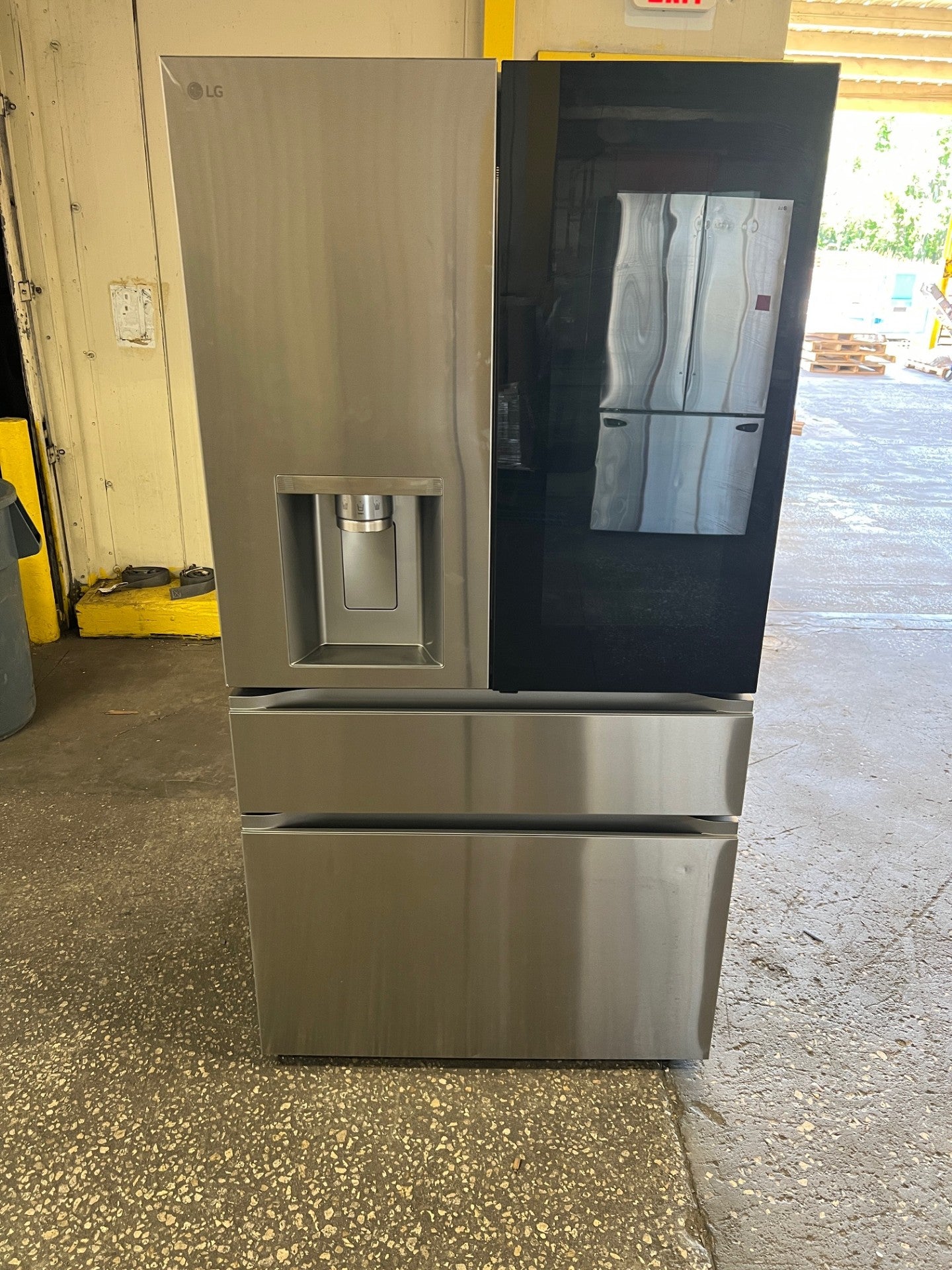 LG 29 cu. ft. SMART MyColor InstaView 4-Door French Door Refrigerator in Stainless Steel