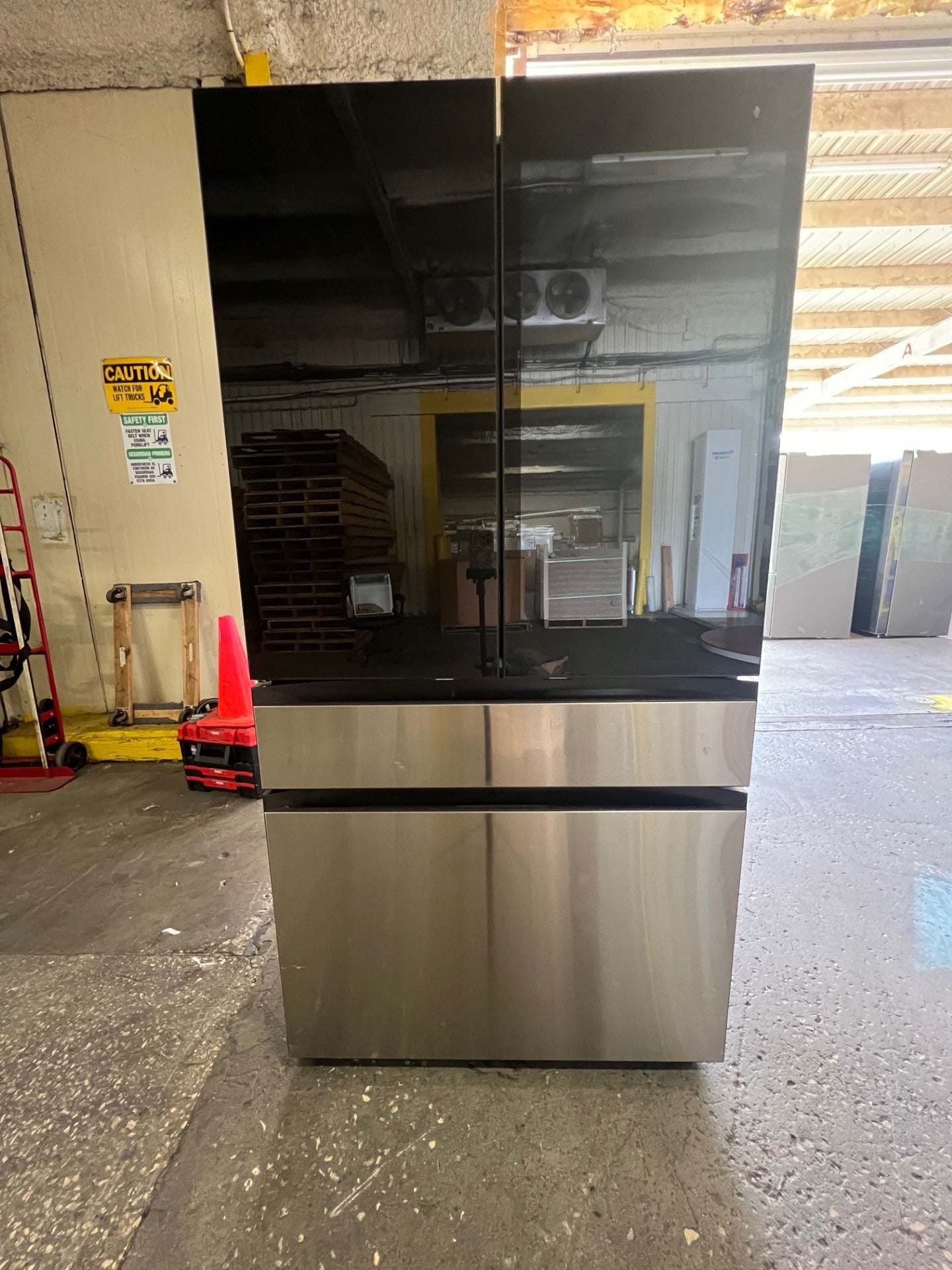 Samsung - Bespoke 29 cu. ft. 4-Door French Door Refrigerator with AI Family Hub+ - Charcoal Glass & Stainless Steel