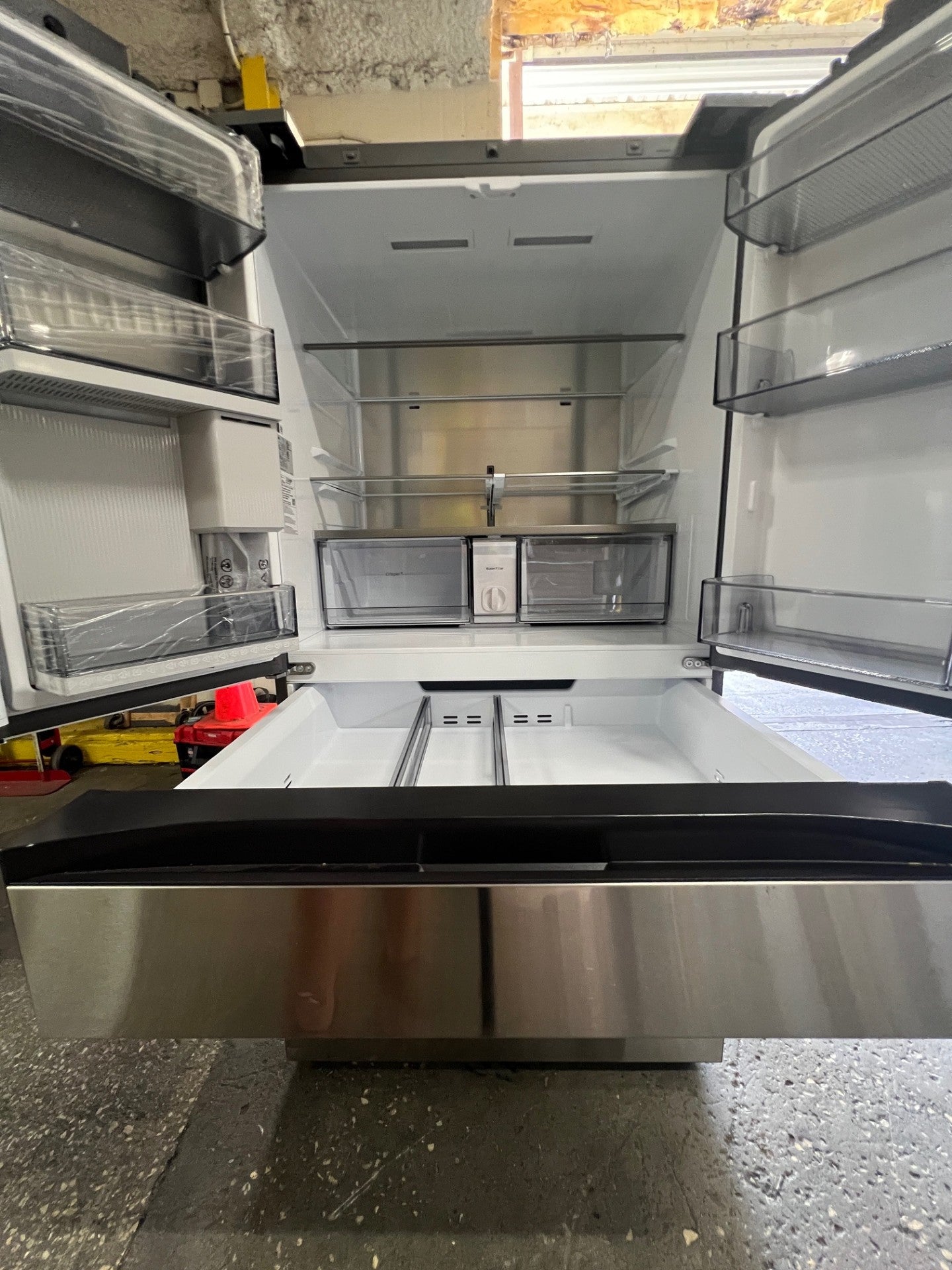 Samsung - Bespoke 29 cu. ft. 4-Door French Door Refrigerator with AI Family Hub+ - Charcoal Glass & Stainless Steel