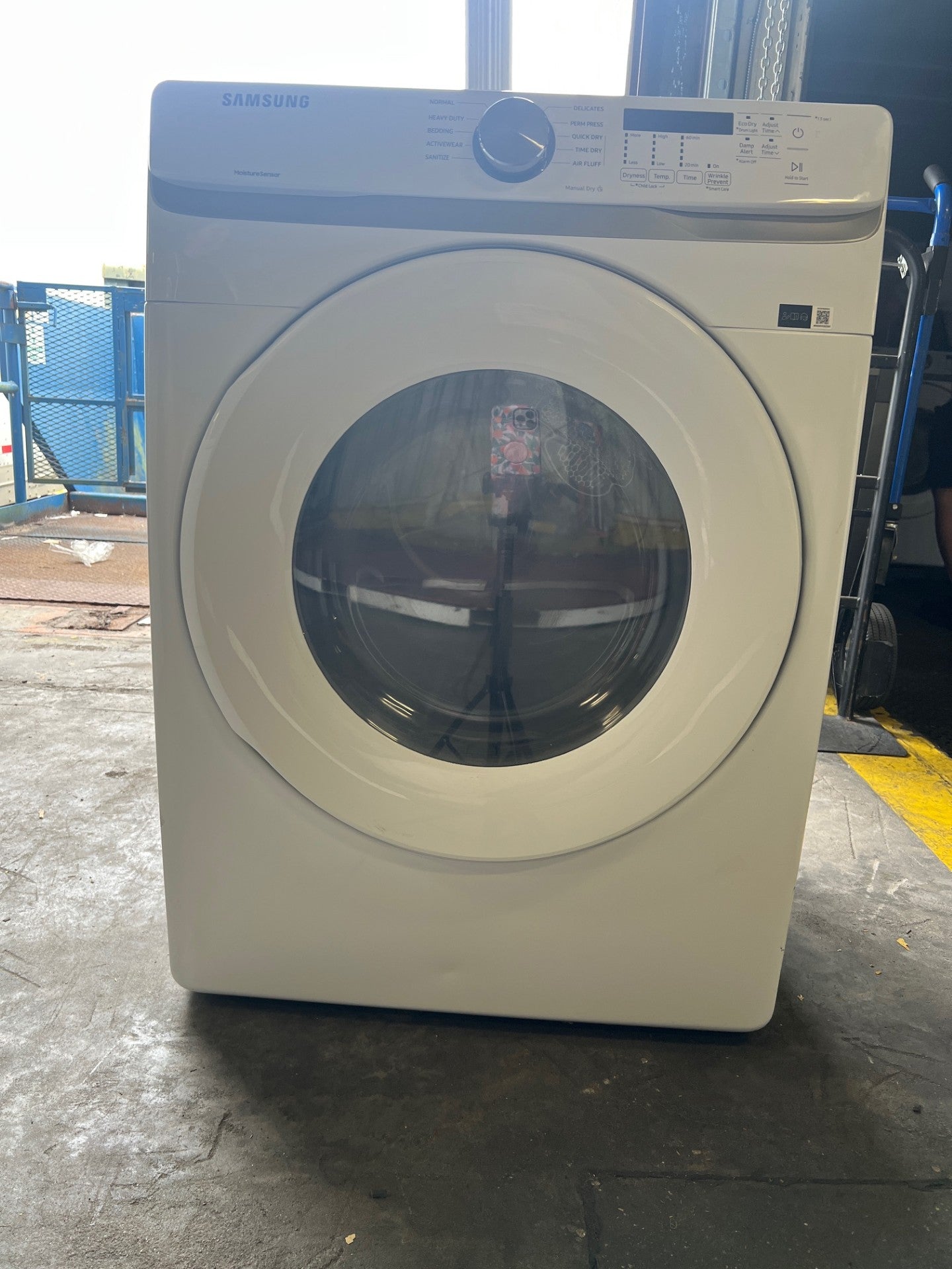 Samsung 7.5 cu. ft. Stackable Vented Electric Dryer with Sensor Dry in White